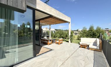 Excelente chalet de  diseño en Rumencó Joven