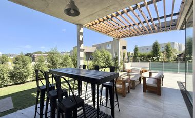 Excelente chalet de  diseño en Rumencó Joven