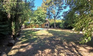 Quinta en venta. El Pato, sobre lote de 1200 m2. 6 ambientes con Pileta