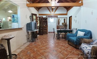 Quinta en venta. El Pato, sobre lote de 1200 m2. 6 ambientes con Pileta