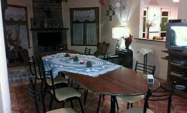 Quinta en venta. El Pato, sobre lote de 1200 m2. 6 ambientes con Pileta