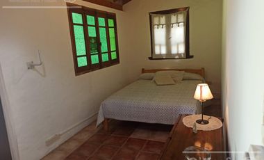Quinta en venta. El Pato, sobre lote de 1200 m2. 6 ambientes con Pileta
