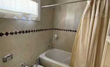 Vende Casa - ubicación privilegiada - Puerto Madryn