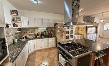Vende Casa - ubicación privilegiada - Puerto Madryn