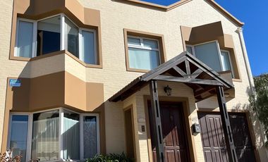 Vende Casa - ubicación privilegiada - Puerto Madryn