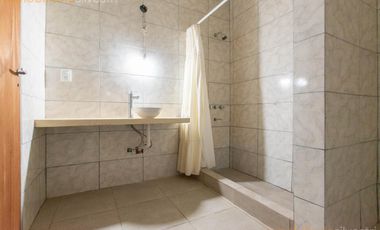 665 entre 16 y 17 Sicardi, casa con piscina en VENTA
