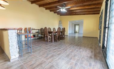 665 entre 16 y 17 Sicardi, casa con piscina en VENTA