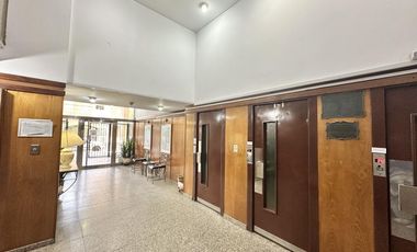 Departamento en Venta de 3 ambientes, balcón y lavadero. Pleno Centro Zarate