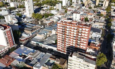 Departamento en Venta de 3 ambientes, balcón y lavadero. Pleno Centro Zarate