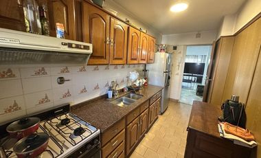 Departamento en Venta de 3 ambientes, balcón y lavadero. Pleno Centro Zarate