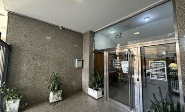 Departamento en Venta de 3 ambientes, balcón y lavadero. Pleno Centro Zarate