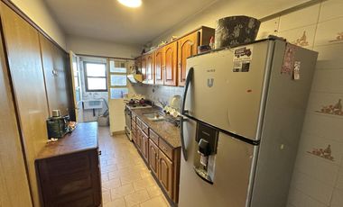 Departamento en Venta de 3 ambientes, balcón y lavadero. Pleno Centro Zarate
