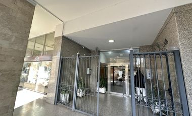 Departamento en Venta de 3 ambientes, balcón y lavadero. Pleno Centro Zarate