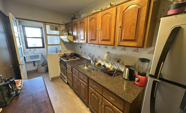Departamento en Venta de 3 ambientes, balcón y lavadero. Pleno Centro Zarate