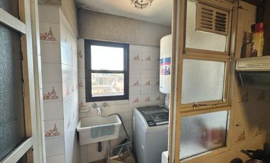 Departamento en Venta de 3 ambientes, balcón y lavadero. Pleno Centro Zarate