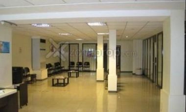 Excelente Local en Zona Altamente Comercial!