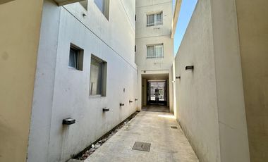 Departamento en Venta, 2 ambientes, balcón al frente con parrilla. Pleno Centro Zarate