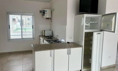 Departamento en Venta, 2 ambientes, balcón al frente con parrilla. Pleno Centro Zarate