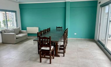 Departamento en Venta, 2 ambientes, balcón al frente con parrilla. Pleno Centro Zarate