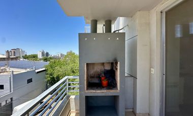 Departamento en Venta, 2 ambientes, balcón al frente con parrilla. Pleno Centro Zarate