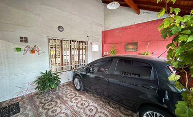 CASA MAS DEPTO ATRAS DE DOS AMBIENTES VENTA EN BENITO PEREZ GALDOS 1513 (VALENTIN ALSINA)
