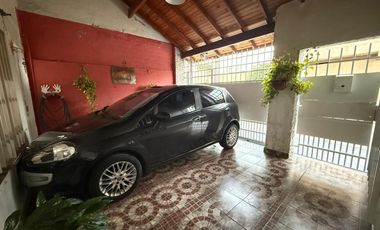 CASA MAS DEPTO ATRAS DE DOS AMBIENTES VENTA EN BENITO PEREZ GALDOS 1513 (VALENTIN ALSINA)