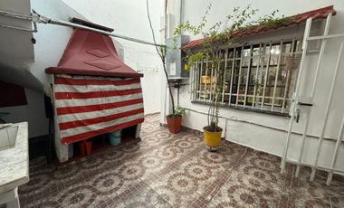 CASA MAS DEPTO ATRAS DE DOS AMBIENTES VENTA EN BENITO PEREZ GALDOS 1513 (VALENTIN ALSINA)