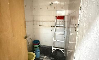 CASA MAS DEPTO ATRAS DE DOS AMBIENTES VENTA EN BENITO PEREZ GALDOS 1513 (VALENTIN ALSINA)