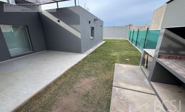 Casa en B° Privado Terrazas al Oeste Lote 11