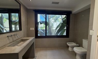 Residencia Exclusiva en Ven 3 plantas con 4 dormitorios Barrio Parque - Palermo Chico