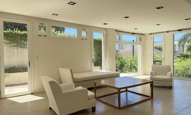 Residencia Exclusiva en Ven 3 plantas con 4 dormitorios Barrio Parque - Palermo Chico