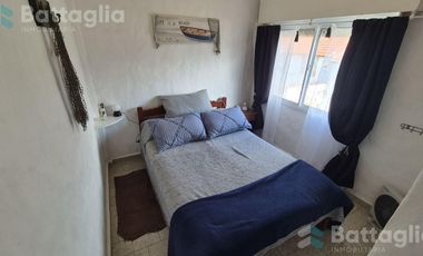 Tres ambientes con cochera cubierta a metros del mar