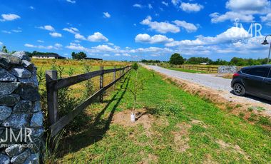 Lote en barrio de chacras en Zelaya con entorno natural y gran amplitud