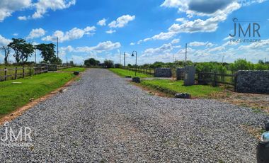 Lote en barrio de chacras en Zelaya con entorno natural y gran amplitud