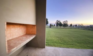Casa en barrio cerrado