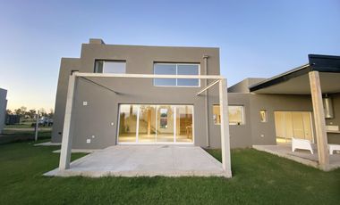 Casa en barrio cerrado