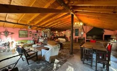 Quinta en Pilar Centro con parque de 4.162 m², pileta y casa de huéspedes