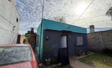 Casa en venta Malvinas Argentinas a reciclar 3 ambientes