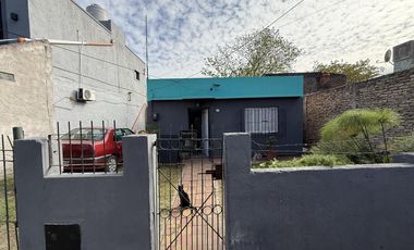 Casa en venta Malvinas Argentinas a reciclar 3 ambientes