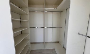 Casa en venta en rotonda con vista a la laguna | Área 11, San Sebastián, Loma Verde, Zelaya, Escobar