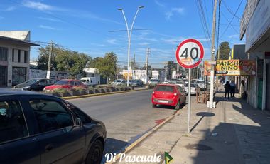 VENTA Local con Galpon de 327 m2 en 2 Plantas sobre Avenida Victorica - Moreno Norte