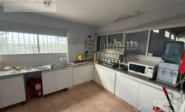 Bodega en Rivadavia - Av. Libertador al 7000 Oeste