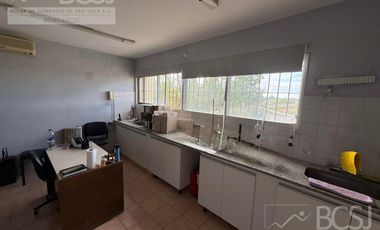 Bodega en Rivadavia - Av. Libertador al 7000 Oeste