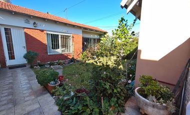 CASA EN PH VENTA 3 AMB EN CEFERINO NAMUNCURA 3642 (REMEDIOS DE ESCALADA)