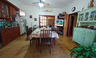 CASA EN PH VENTA 3 AMB EN CEFERINO NAMUNCURA 3642 (REMEDIOS DE ESCALADA)