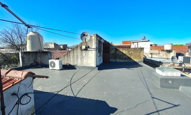 CASA EN PH VENTA 3 AMB EN CEFERINO NAMUNCURA 3642 (REMEDIOS DE ESCALADA)