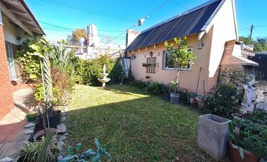 CASA EN PH VENTA 3 AMB EN CEFERINO NAMUNCURA 3642 (REMEDIOS DE ESCALADA)