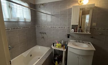 VENDE BARRIO SUR / ASFALTO / Casa en Puerto Madryn