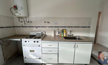 Departamento sin expensas a 1/2 cuadra de Yrigoyen!