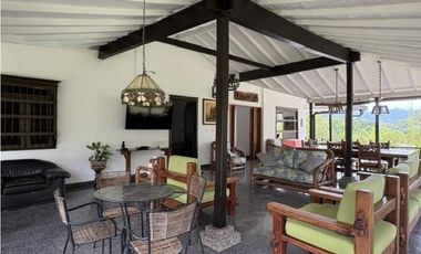 (V.I) FINCA LA ESPERANZA UBICADA ENTRE TITIRIBI Y AMAG
